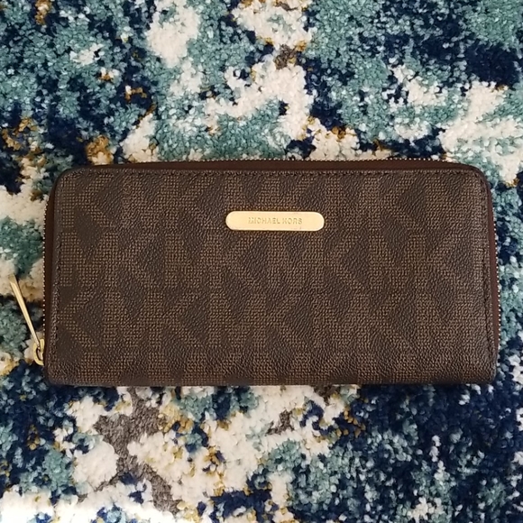 Michael Kors Handbags - Michael Kors Monogram Wallet